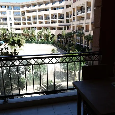 Le 1 Min , Piscine , Terrasse