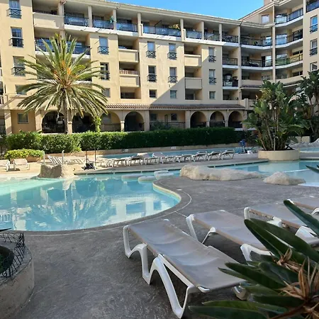 Le 1 Min , Piscine , Terrasse