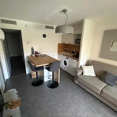 Apartment Le 1 Min , Piscine , Terrasse Cannes