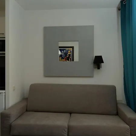 Apartman Le 1 Min , Piscine , Terrasse